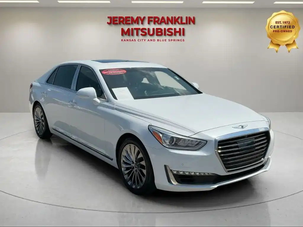 2017 Genesis G90 5.0 Ultimate's photo