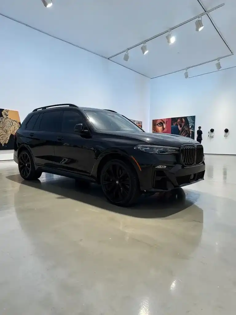 2022 BMW X7 M50i's photo