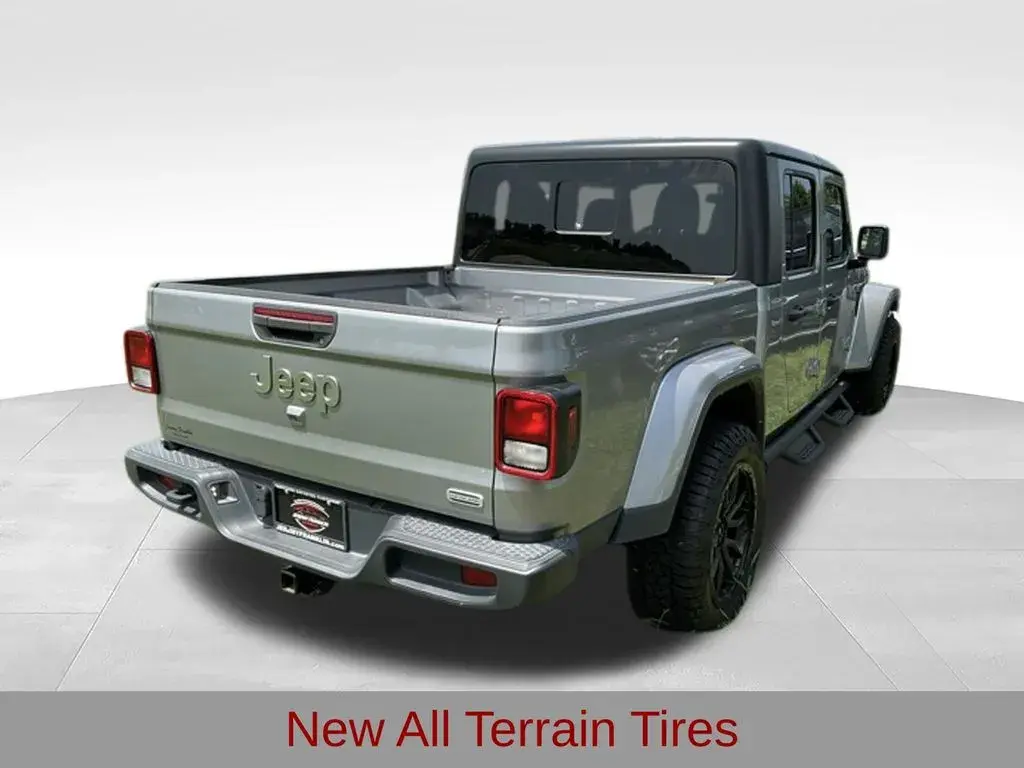 2021 Jeep Gladiator Overland photo 3