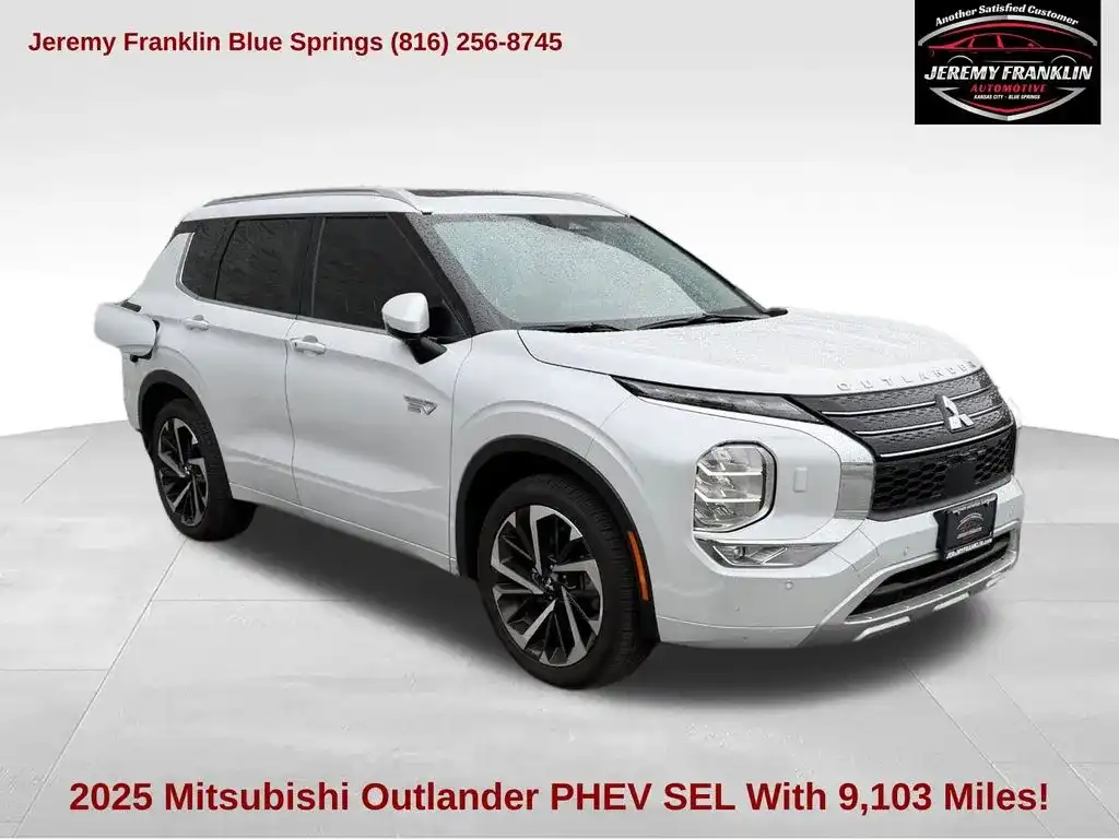 2025 Mitsubishi Outlander Plug-in Hybrid SEL S-AWC's photo