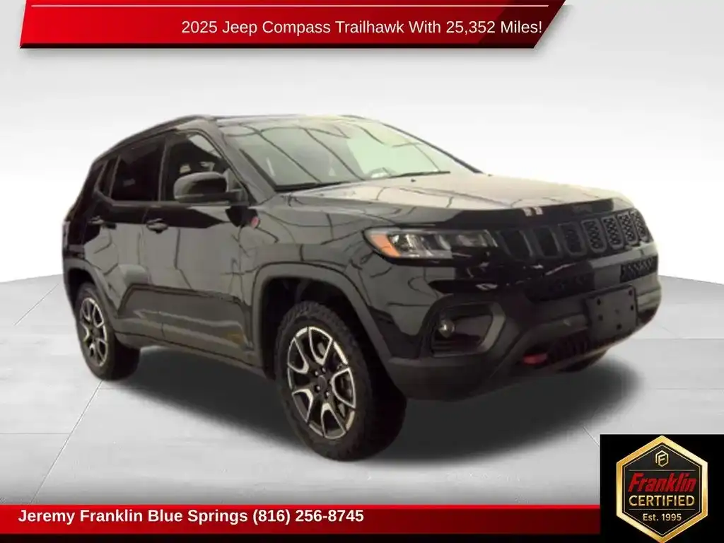2025 Jeep Compass Trailhawk 4WD's photo