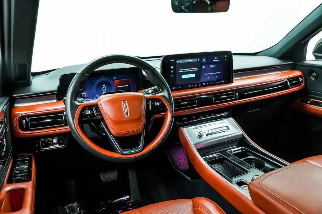 2025 Lincoln Aviator Reserve AWD photo 4