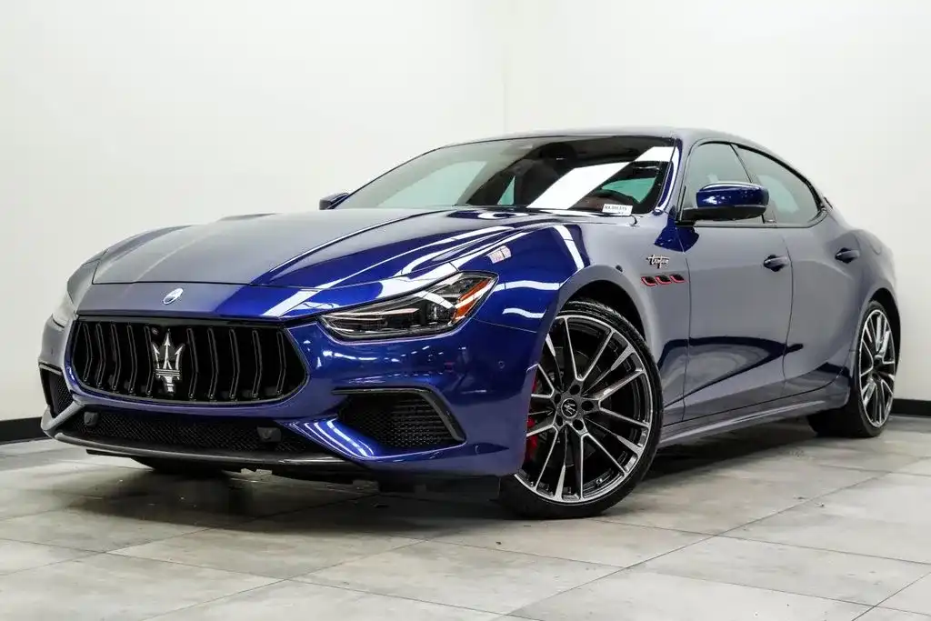2022 Maserati Ghibli Trofeo's photo