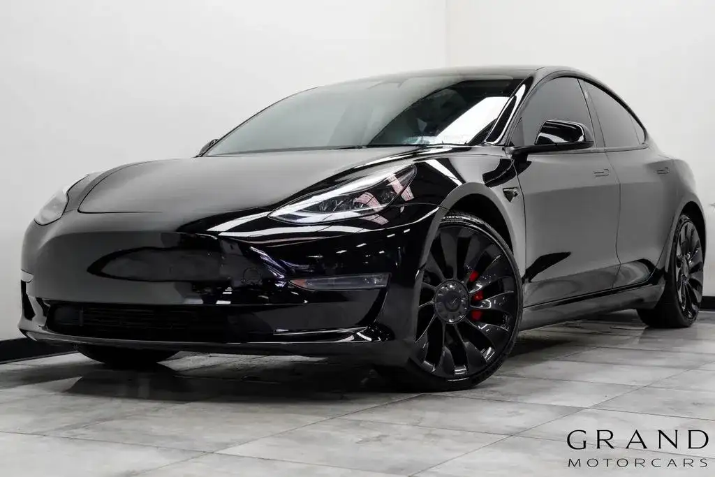 2023 Tesla Model 3 Performance's photo