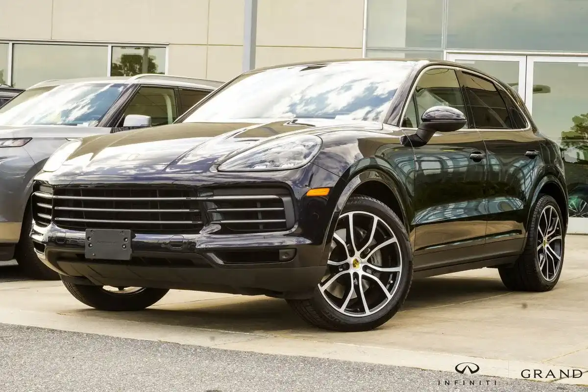 2021 Porsche Cayenne S's photo
