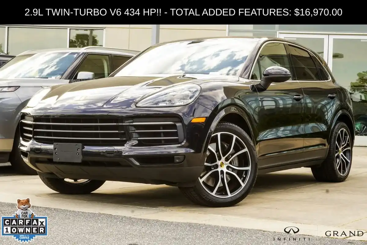 2021 Porsche Cayenne S's photo