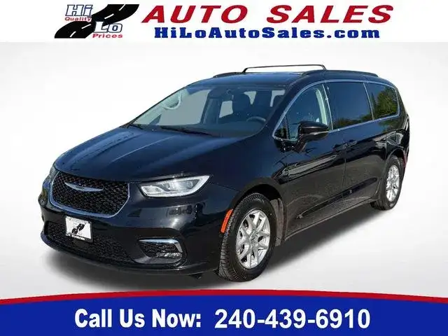 2022 Chrysler Pacifica Touring L's photo