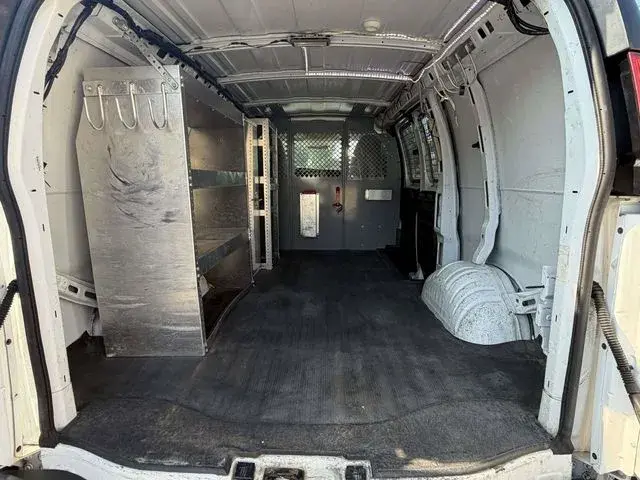 2011 Chevrolet Express 1500 Work Van photo 4