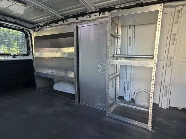 2011 Chevrolet Express 1500 Work Van photo 5