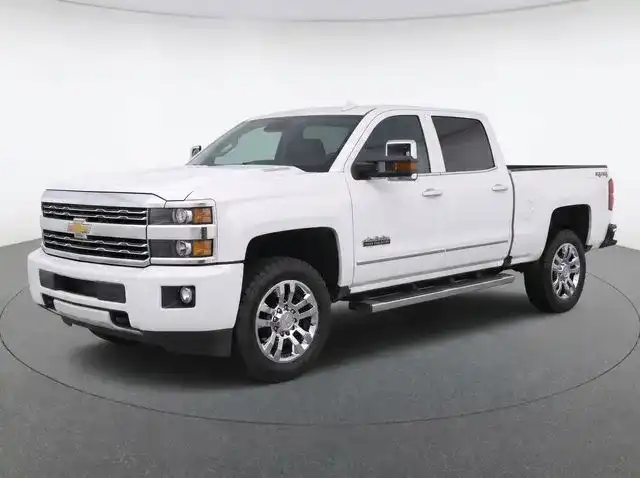2015 Chevrolet Silverado HD High Country 4WD Crew Cab Standard Box's photo