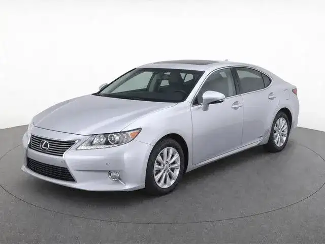 2013 Lexus ES 350 300h's photo