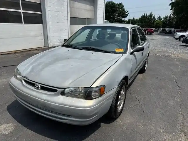 2000 Toyota Corolla VE's photo