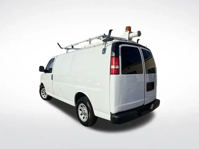2011 Chevrolet Express Work Van 1500 photo 3