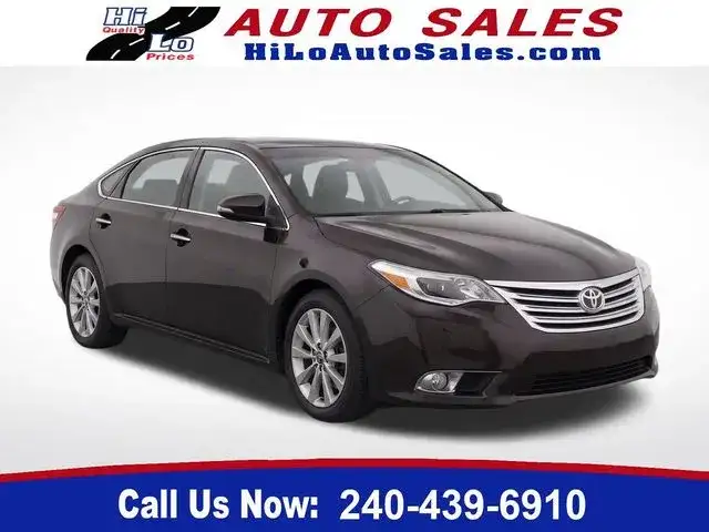 2011 Toyota Avalon Limited's photo