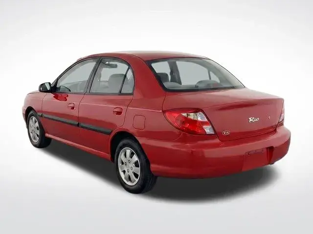2001 Kia Rio Base photo 4