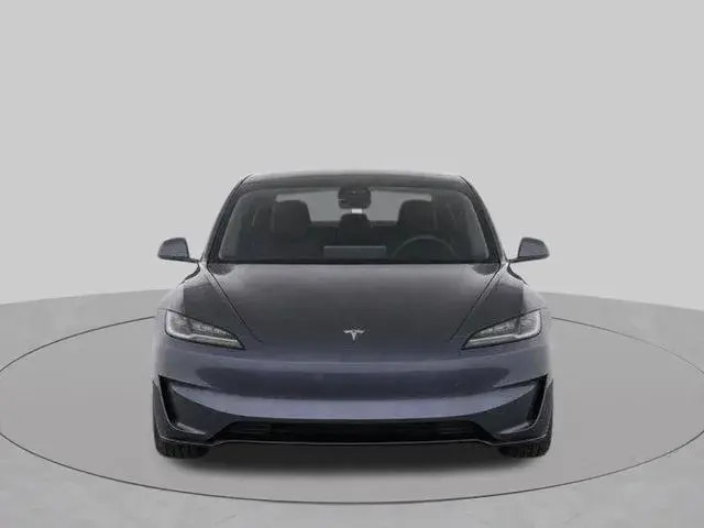 2024 Tesla Model 3 Performance photo 5