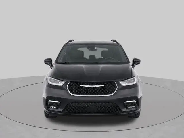 2022 Chrysler Pacifica Touring L photo 5