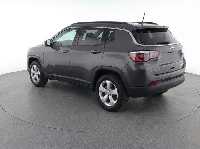 2019 Jeep Compass Latitude 4WD photo 3