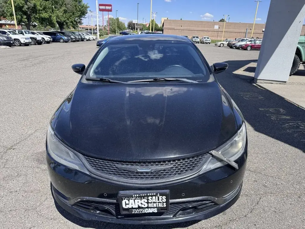 2015 Chrysler 200 C AWD photo 3