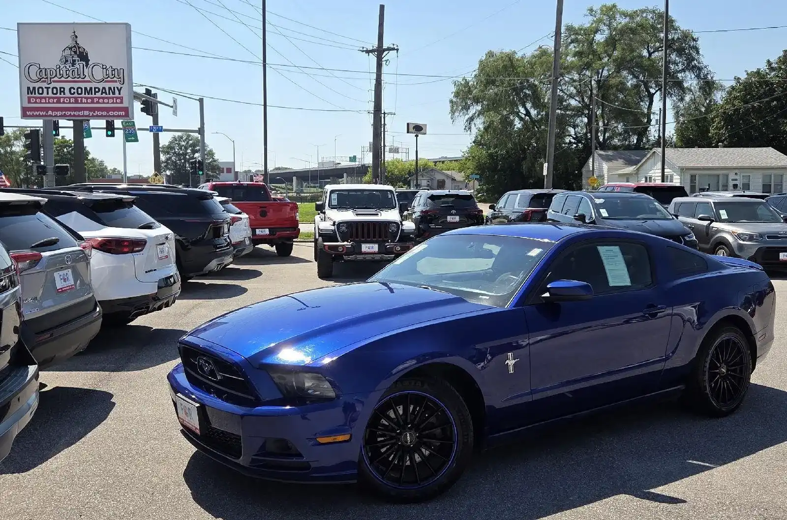 2013 Ford Mustang V6 Premium's photo