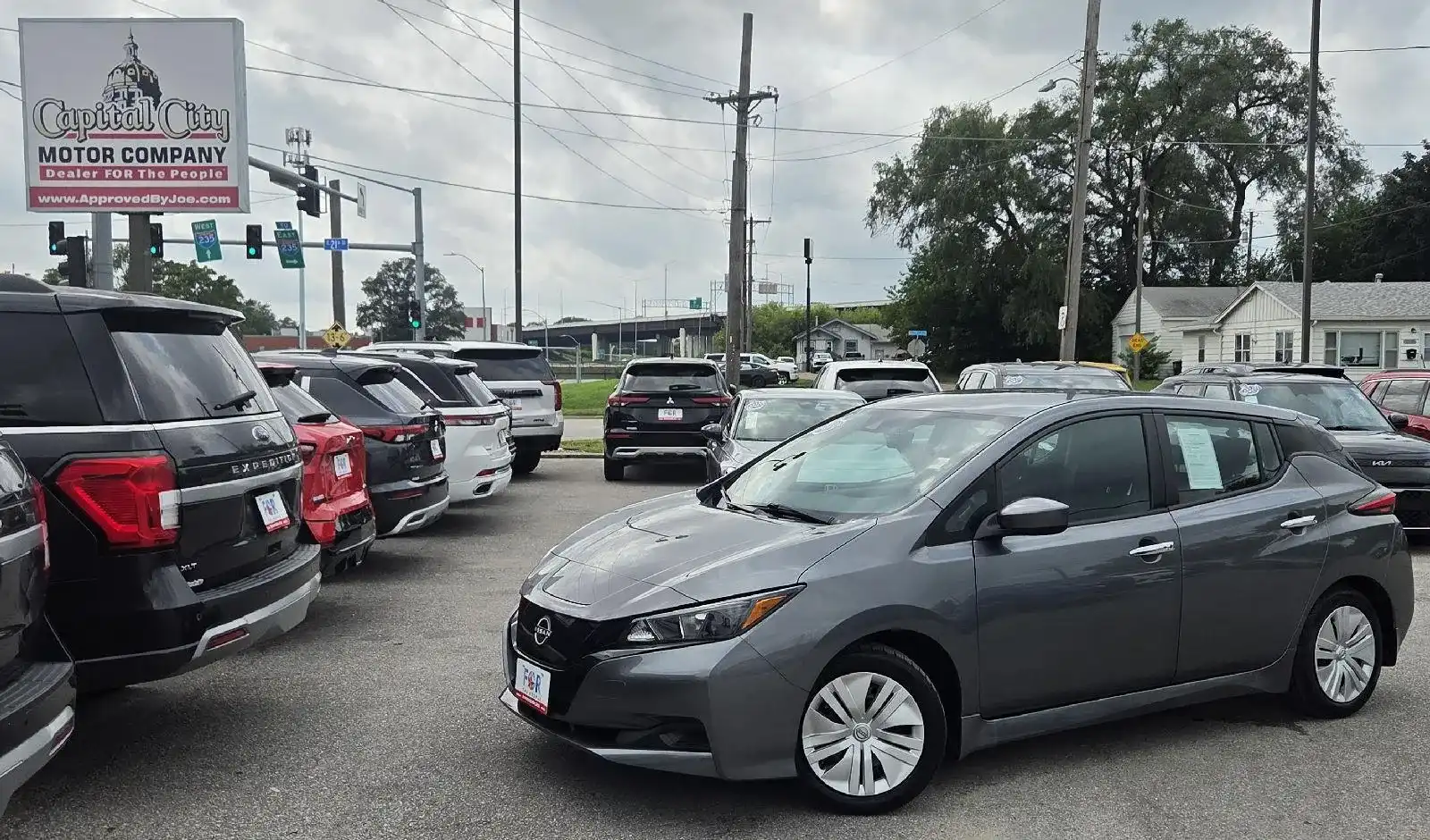 2025 Nissan Leaf S's photo
