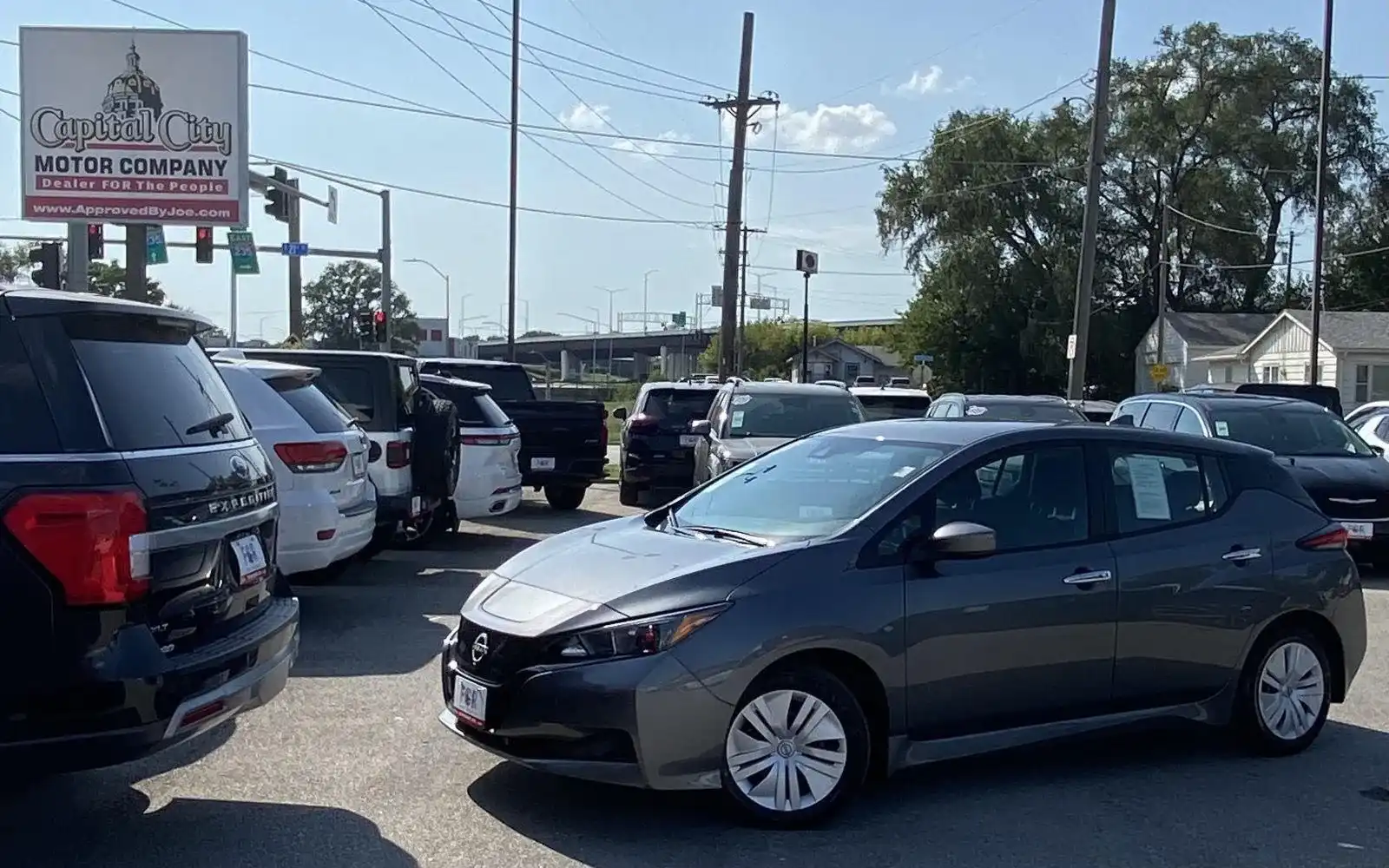 2025 Nissan Leaf S's photo