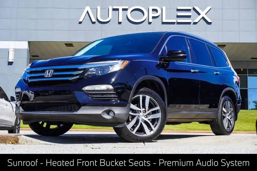 2017 Honda Pilot Touring 4WD's photo