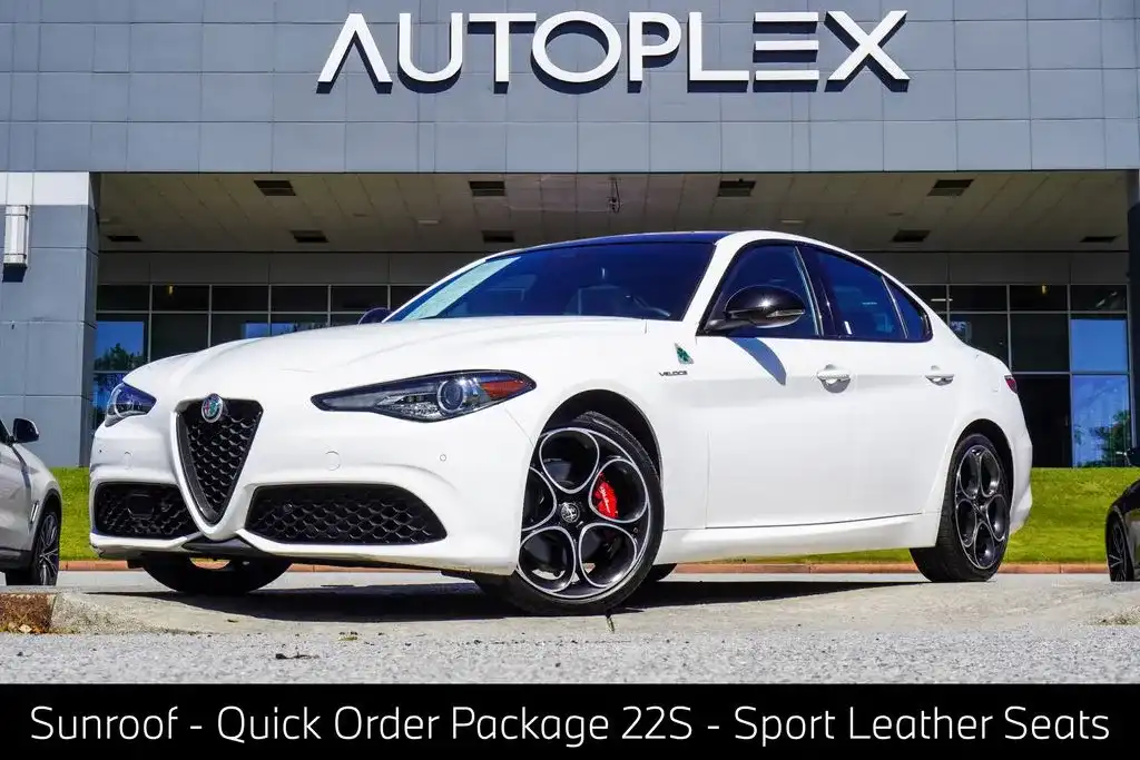 2022 Alfa Romeo Giulia 2.0 Ti Veloce AWD Auto's photo