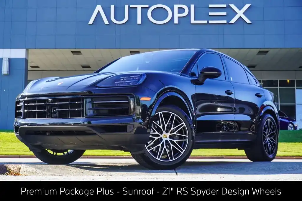 2024 Porsche Cayenne Base's photo