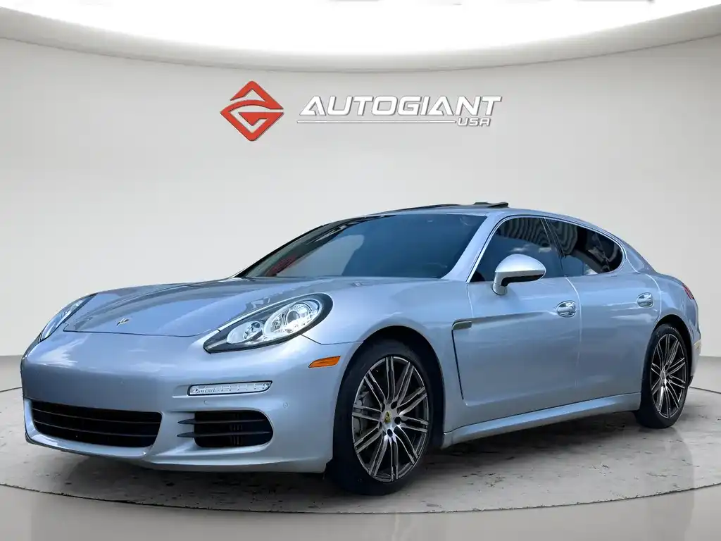 2016 Porsche Panamera S's photo