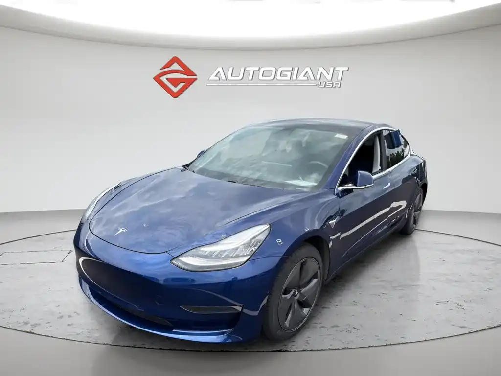 2020 Tesla Model 3 Standard Range Plus's photo