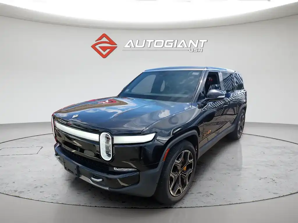 2023 Rivian R1S Adventure Quad-Motor Large Pack's photo