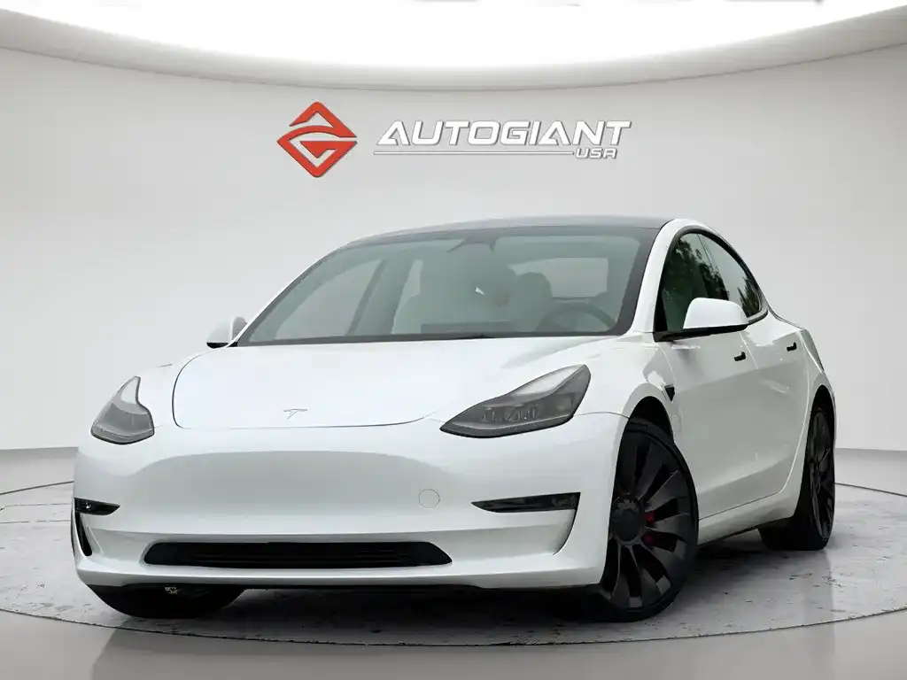 2023 Tesla Model 3 Performance's photo