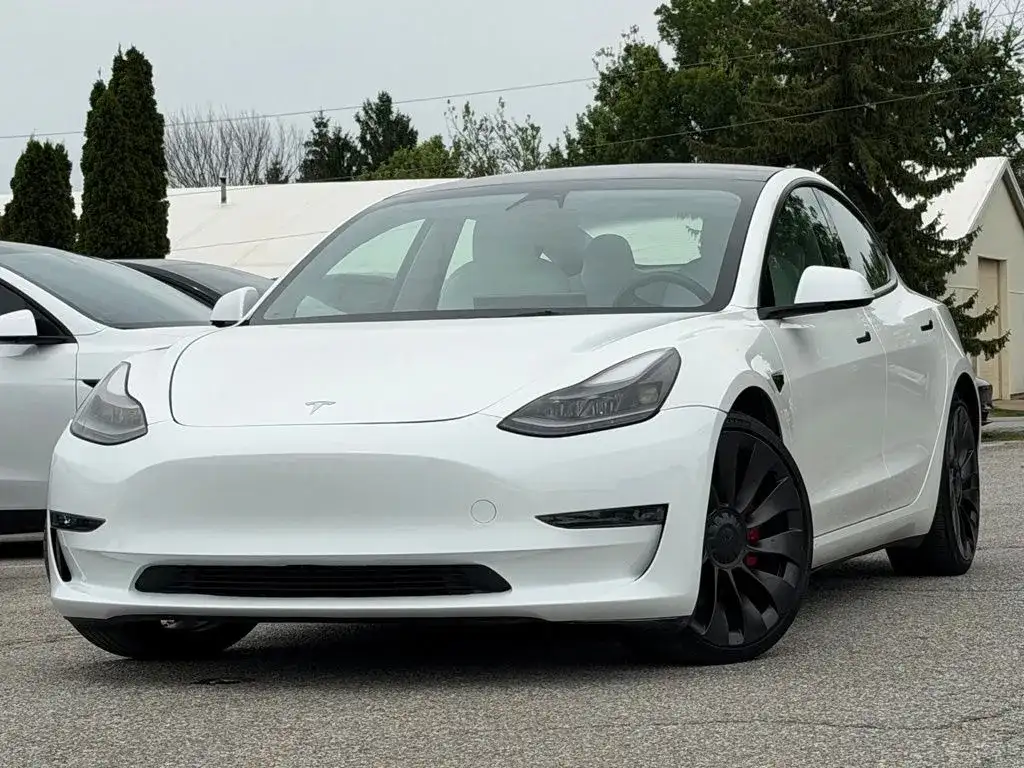 2023 Tesla Model 3 Performance's photo