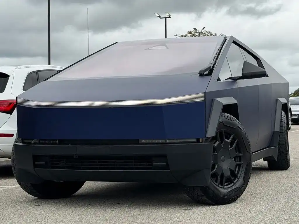 2024 Tesla Cybertruck All-Wheel Drive's photo
