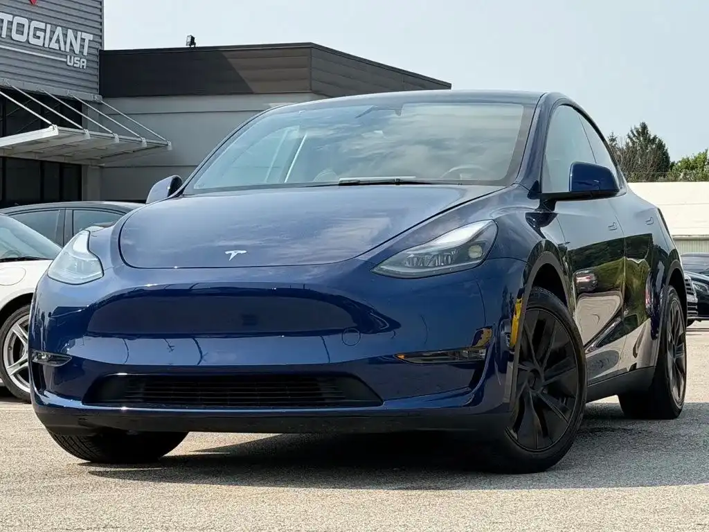 2024 Tesla Model Y Long Range Dual Motor All-Wheel Drive's photo