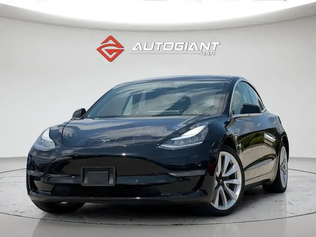2019 Tesla Model 3 Rear-Wheel Drive Mid Range's photo