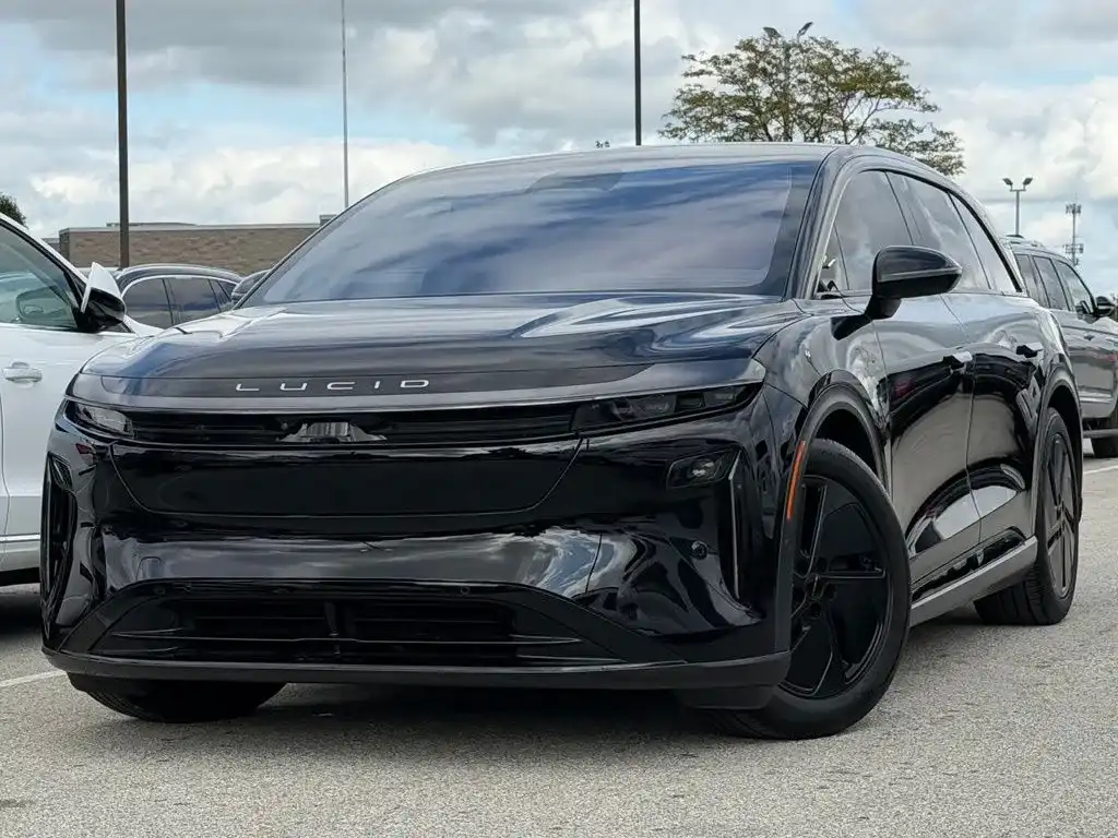 2026 Lucid Gravity Grand Touring Auto's photo
