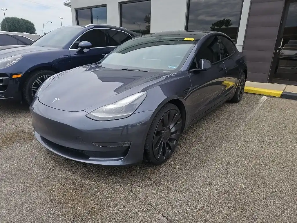 2023 Tesla Model 3 Performance's photo
