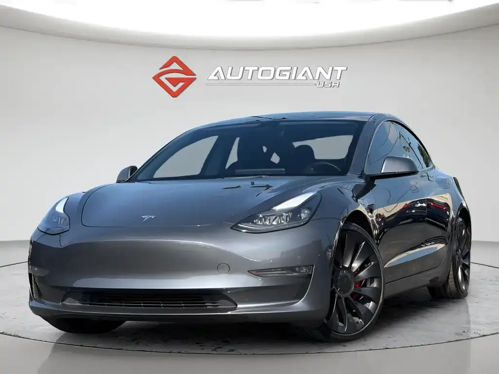 2023 Tesla Model 3 Performance's photo