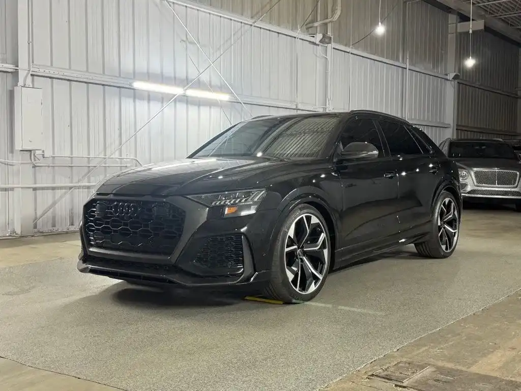 2023 Audi RS Q8 Base's photo