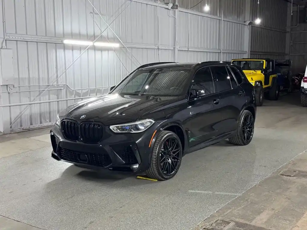 2021 BMW X5 M Base's photo