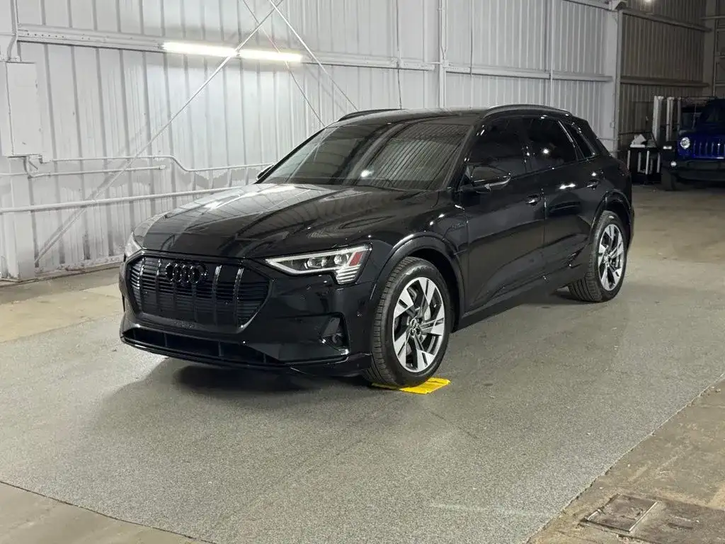 2021 Audi e-tron 95 kWh Premium quattro's photo