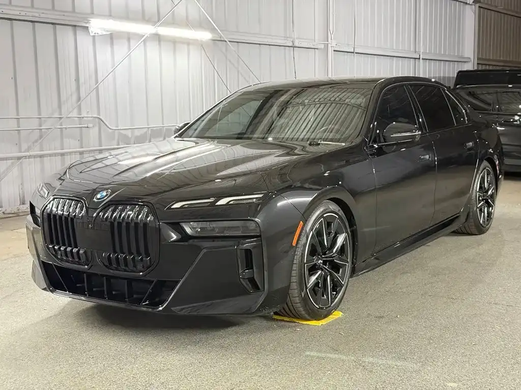 2023 BMW i7 xDrive60's photo