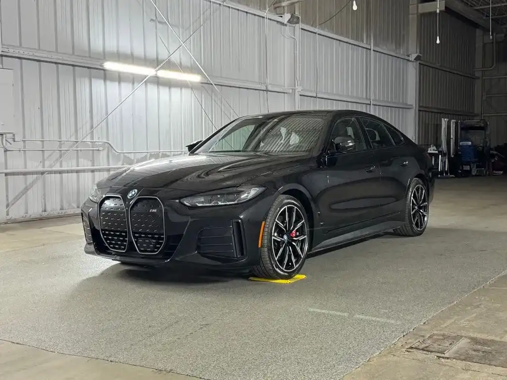 2024 BMW i4 M50's photo