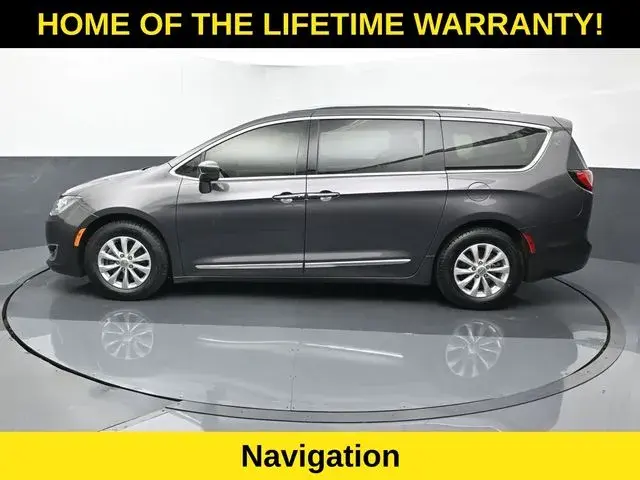 2018 Chrysler Pacifica Touring L Plus photo 4