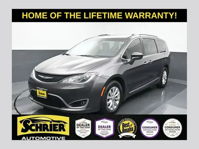 2018 Chrysler Pacifica Touring L Plus photo 1