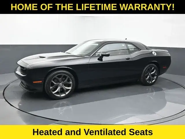 2018 Dodge Challenger SXT Plus photo 3