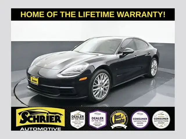 2017 Porsche Panamera 4's photo