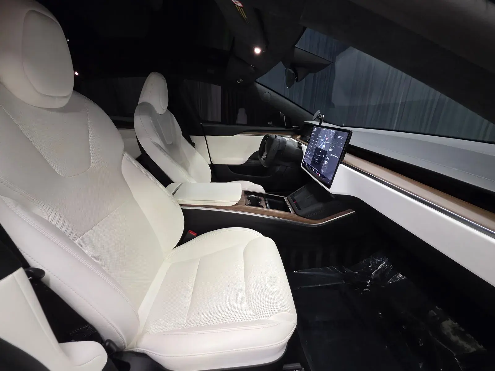 2021 Tesla Model S Long Range Plus photo 3
